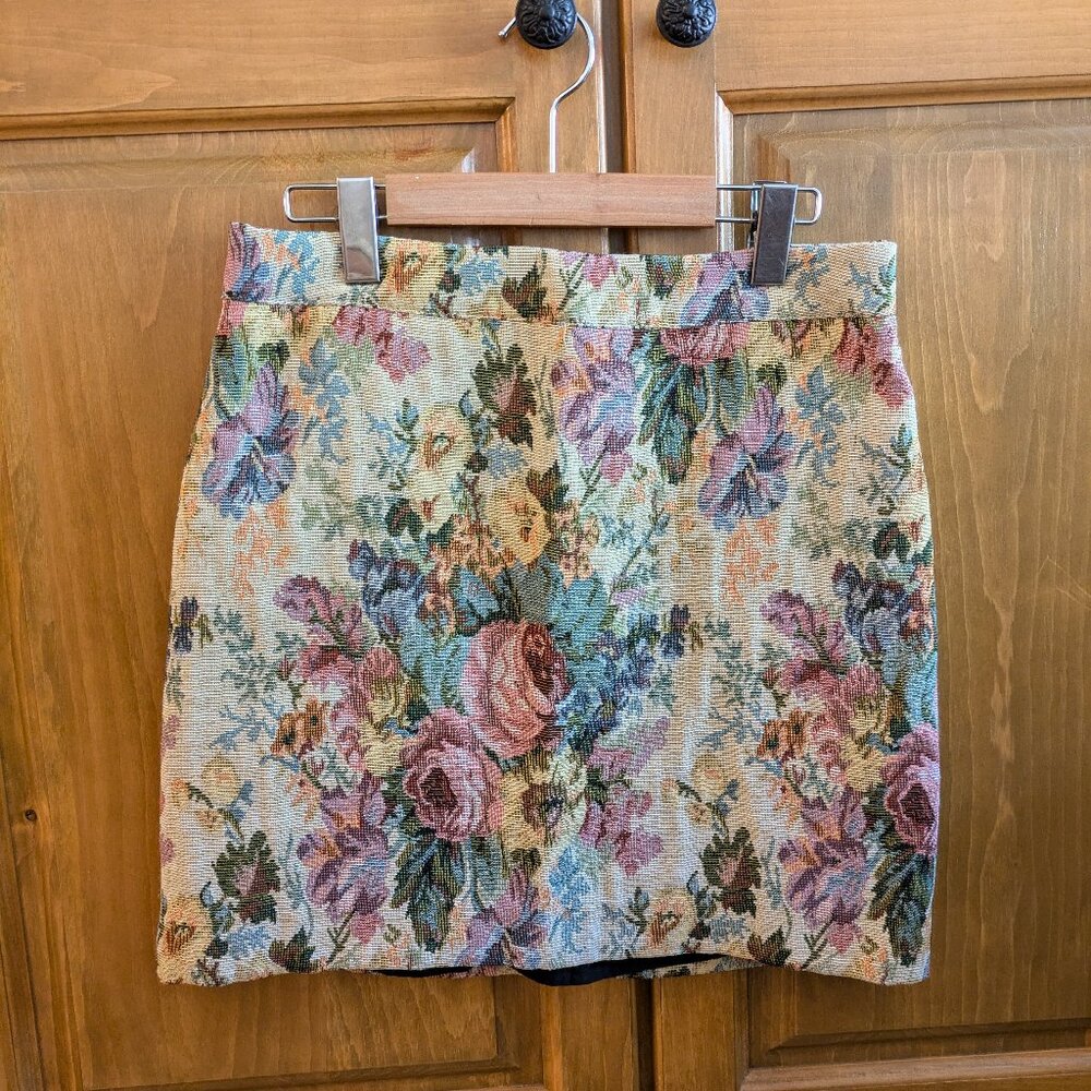 Floral Tapestry Mini Skirt - Medium
